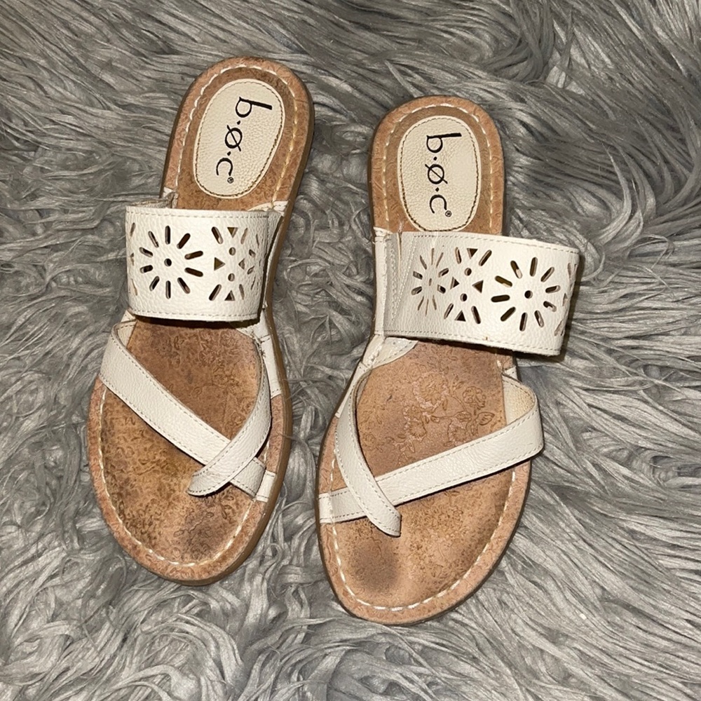 Simple cream sandals, like new,